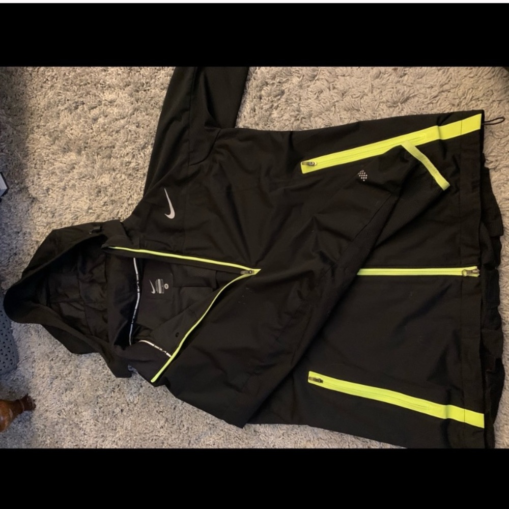 Black nike windbreaker